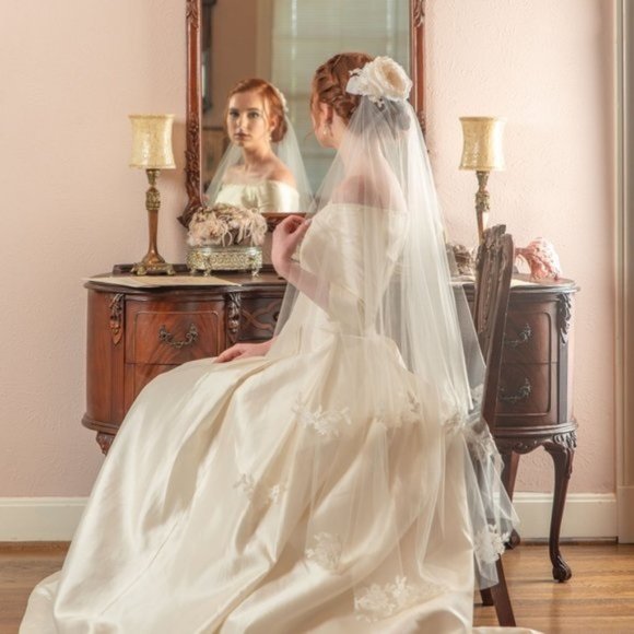 Fingertip Veil with Lace Appliques